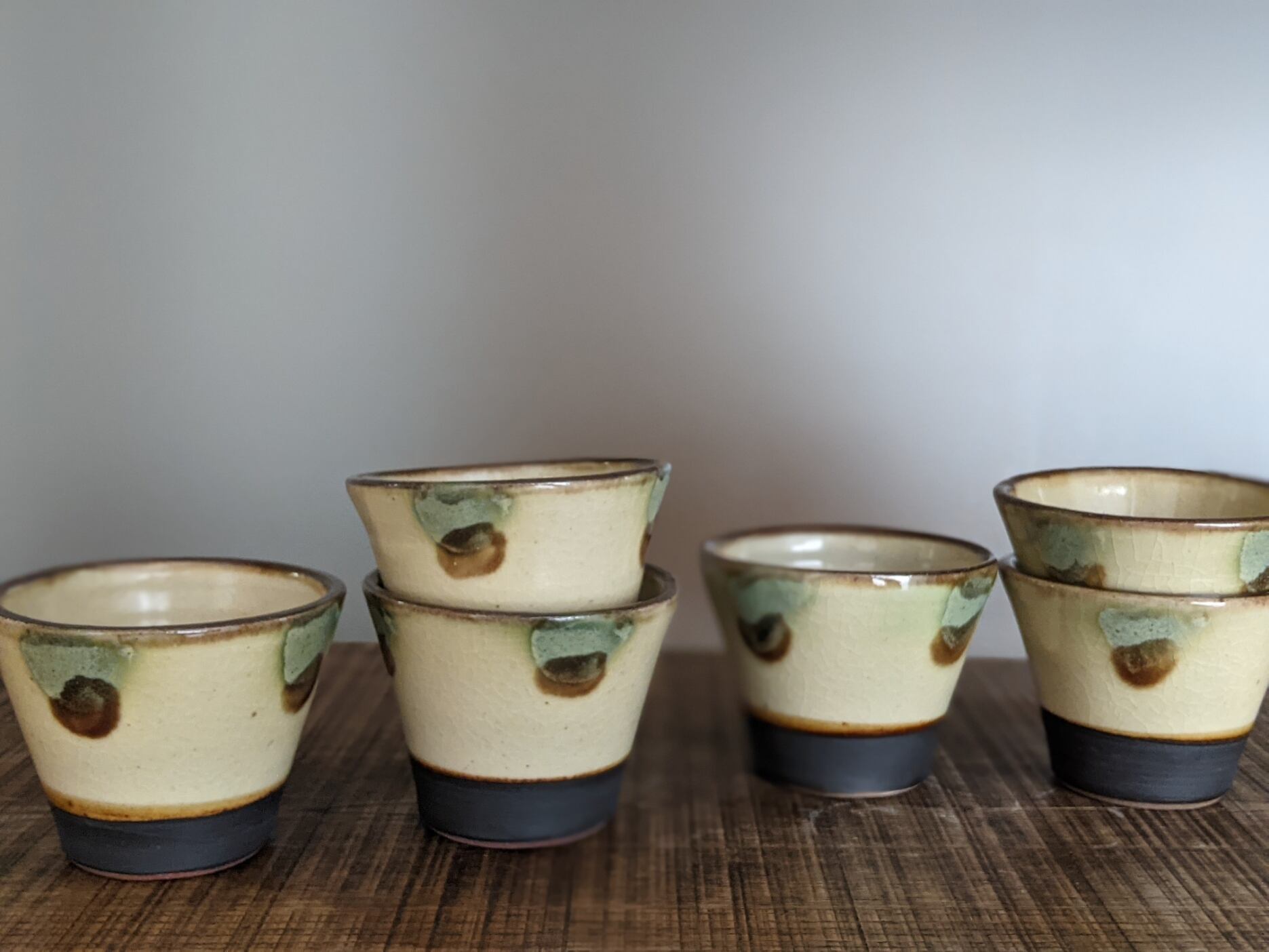 やちむん そばちょこ（ポイント）緑釉 | ノモ陶器製作所 | inoya