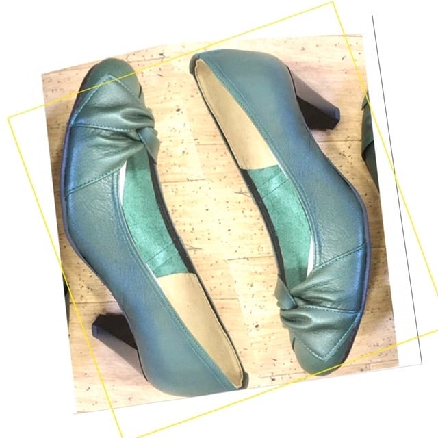 リボンラウンドトゥパンプス