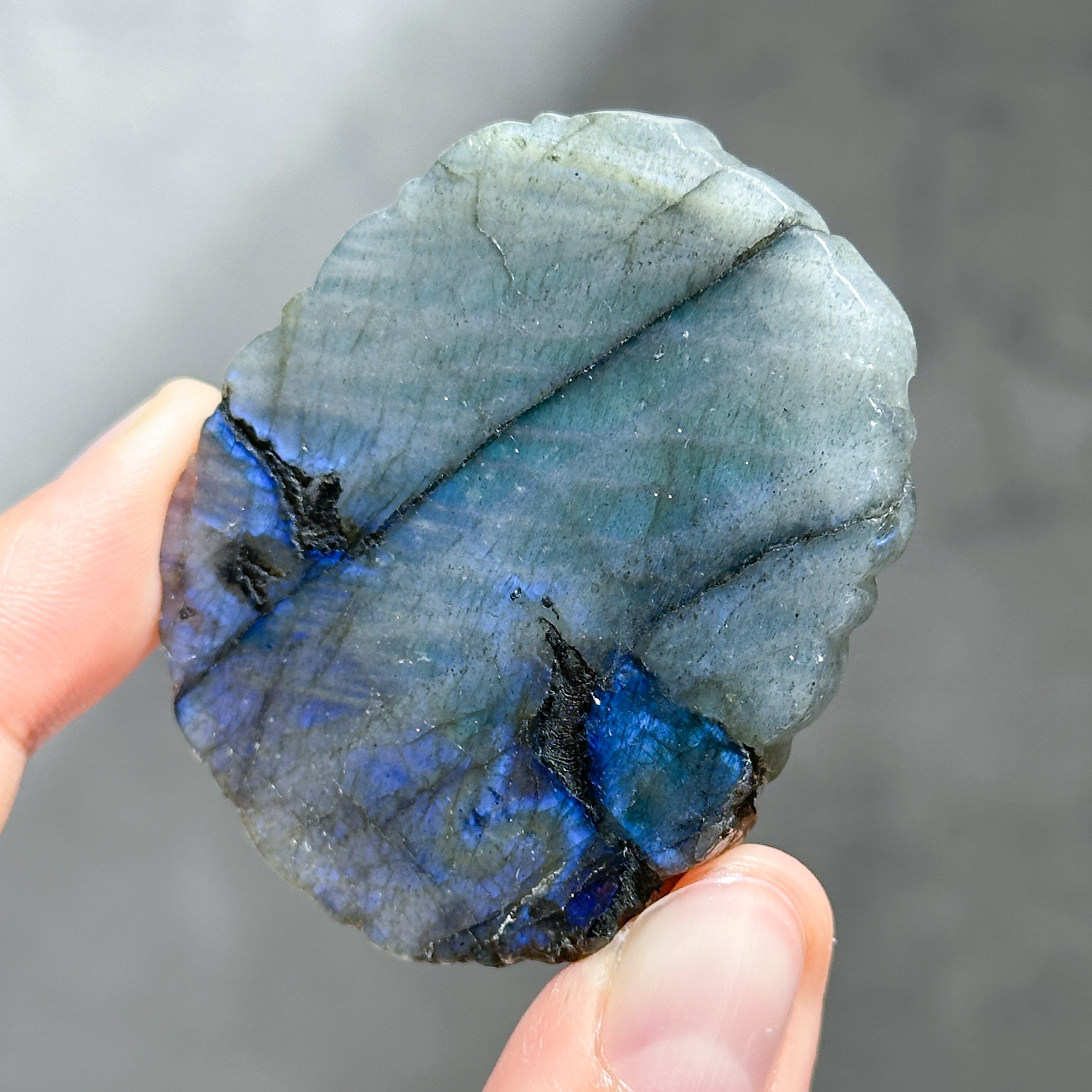 天然石 ラブラドライトの龍　ご購入前に在庫確認必要G.56 ラブラドライト 龍彫刻 (木製台座付き)