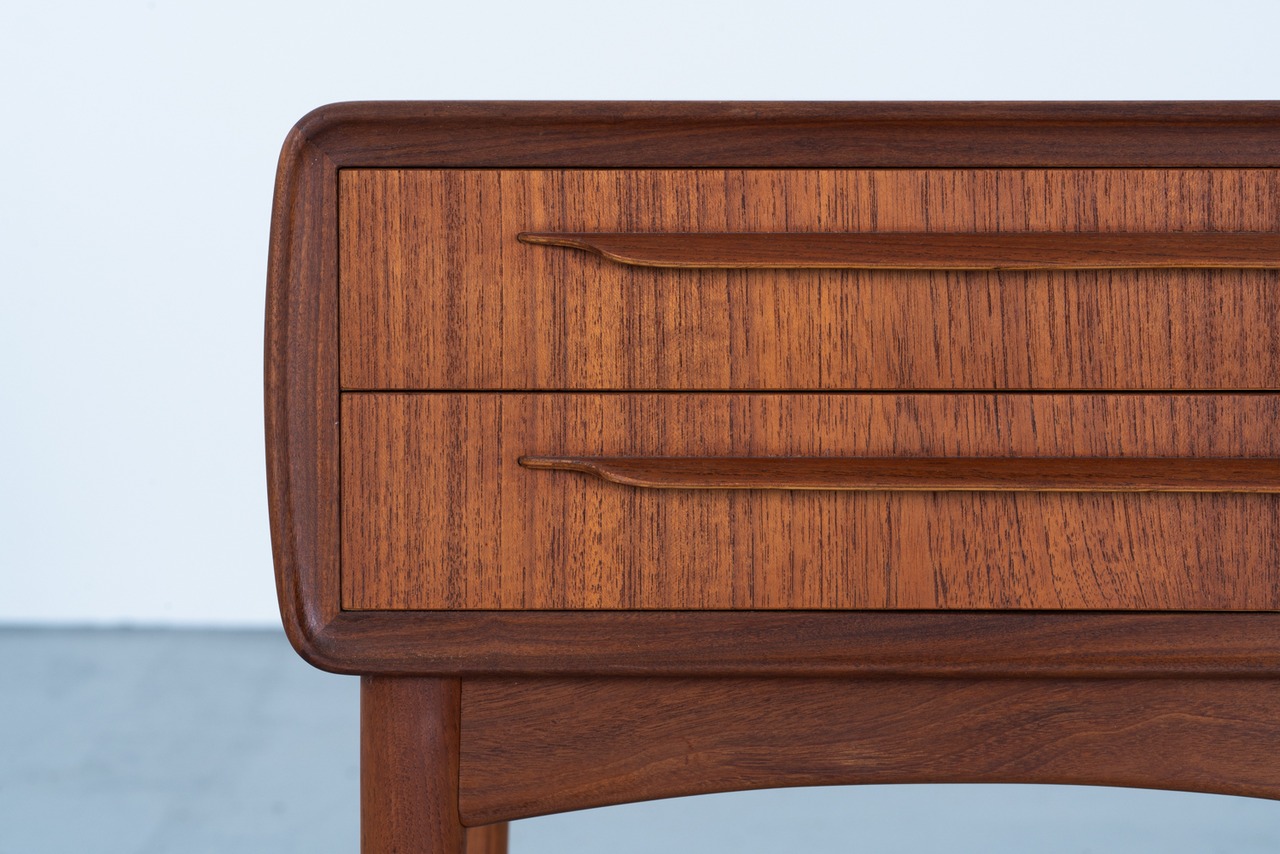 Johannes Andersen | chest teak