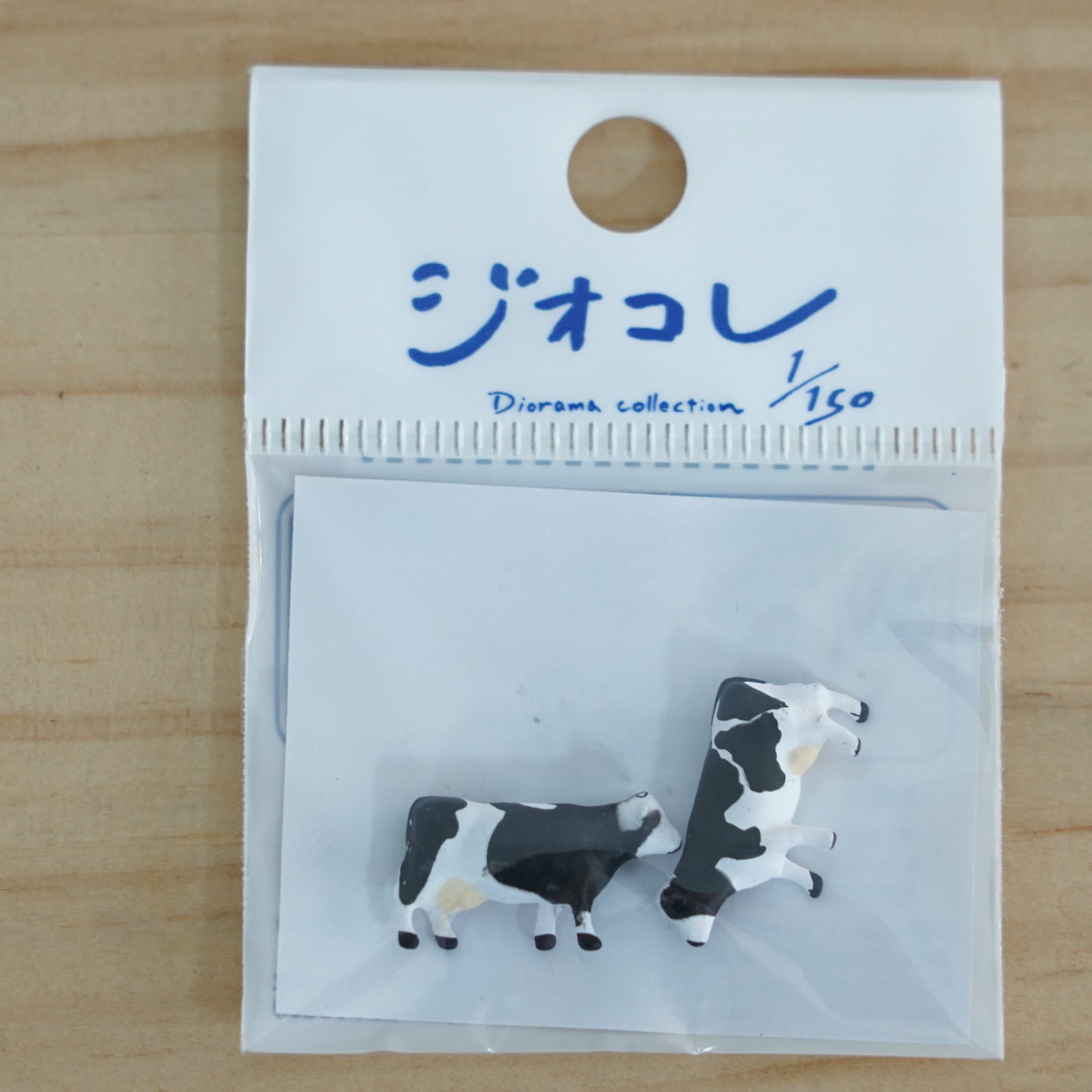 フィギュア】ジオコレ 乳牛（白黒）2個入り | 苔テラリウム専門