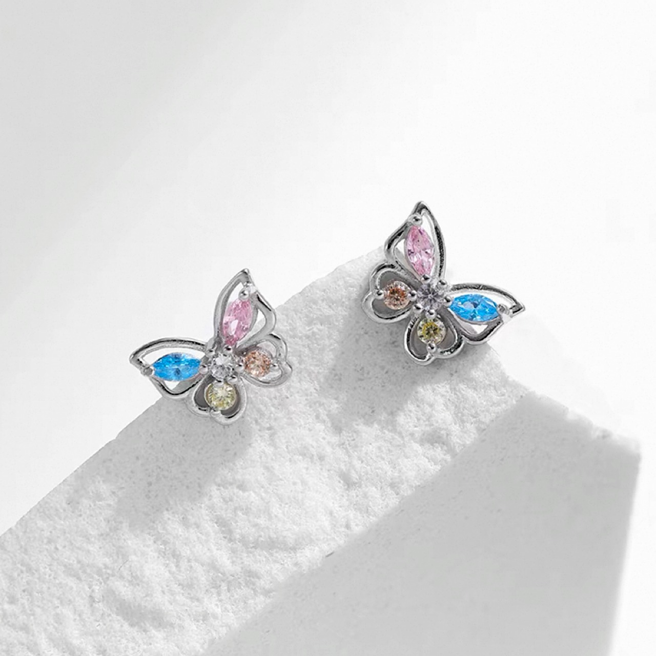 かわいい 4色 ダイヤモンド 蝶々 シルバー ピアス - 5