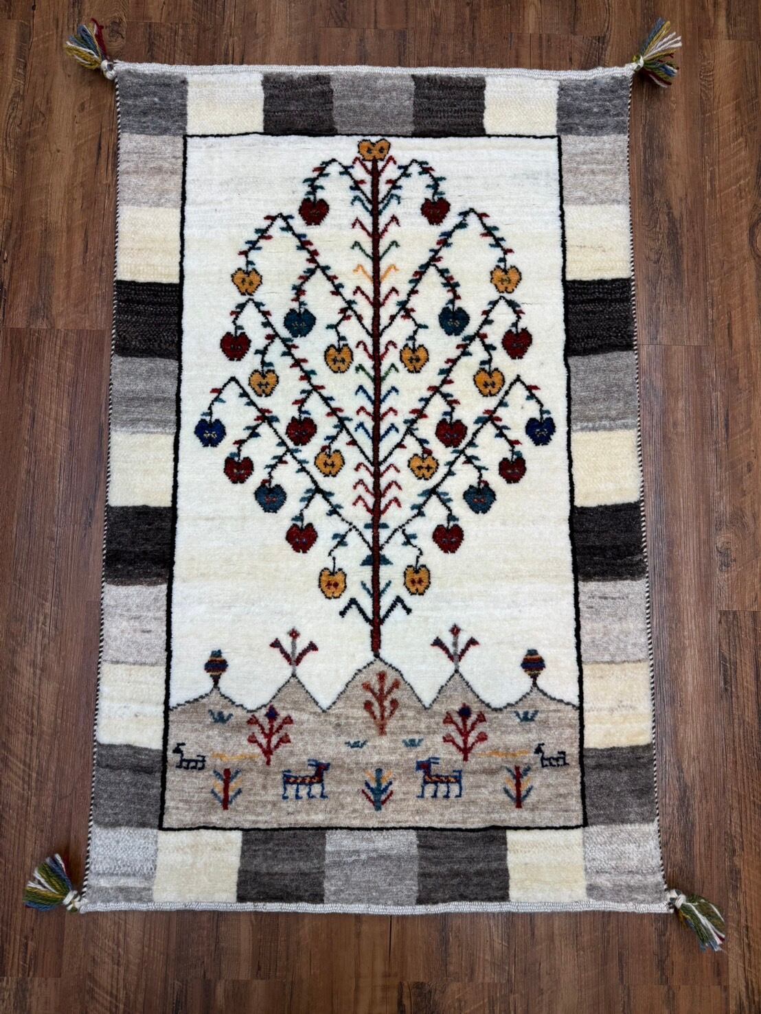 sasanianrugs ペルシャ絨毯専門店