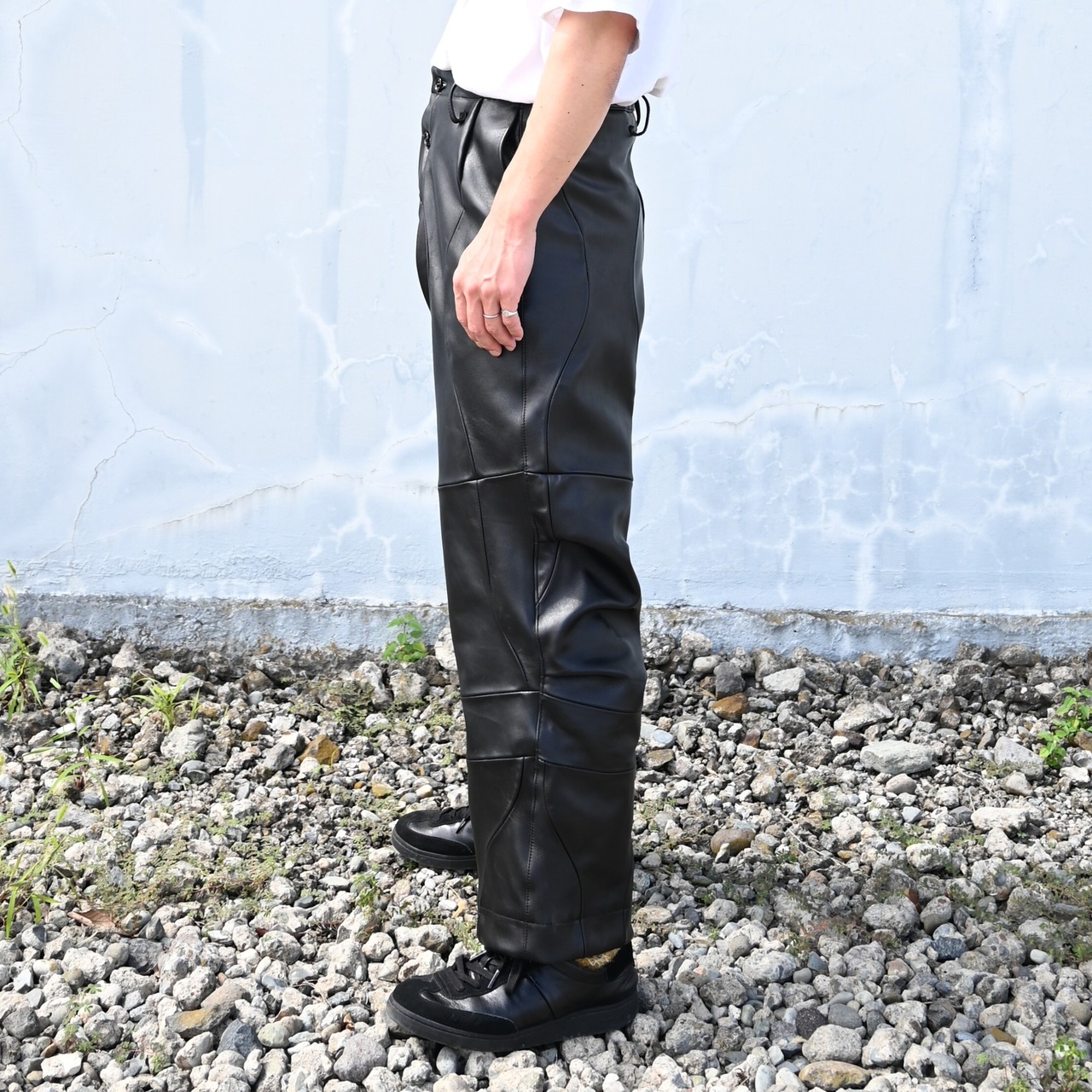 Leh(レー)ニット、レザーパンツ新作style