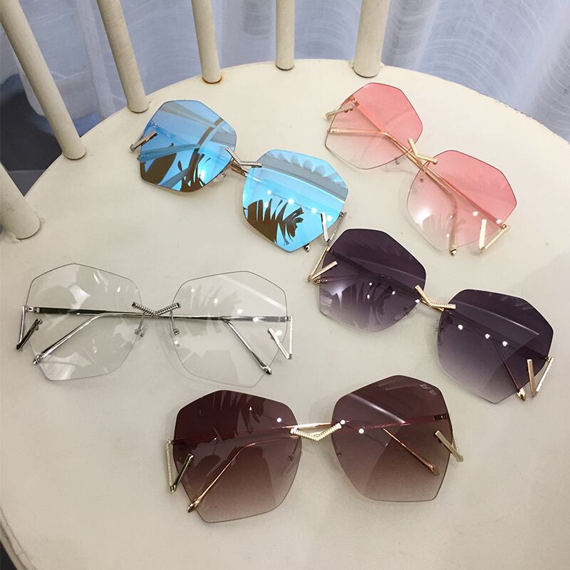 2018新しいリムレスポリゴンサングル女性グラデーショングレパーソナリティワイルドトレンドストリートサングル男性 ブラック・アイド・ピーズ76324485071