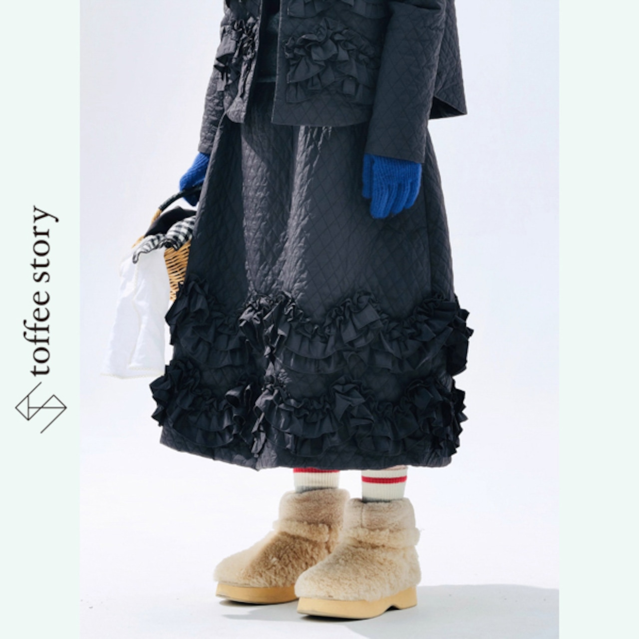 ブラックキルティング×豪華フリルのアート系ミモレスカート 《i0825》