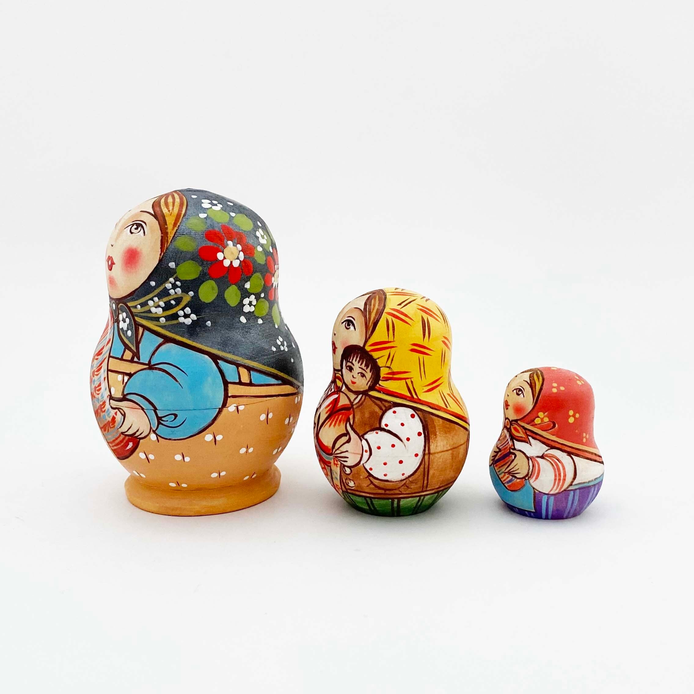 こけし抱っこマトリョーシカ（3個組）ダルマ型 | KOKESHKA