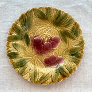 【フランス直輸入】愛らしい絵柄が印象的な サルグミンヌ バルボティーヌ 皿 さくらんぼ