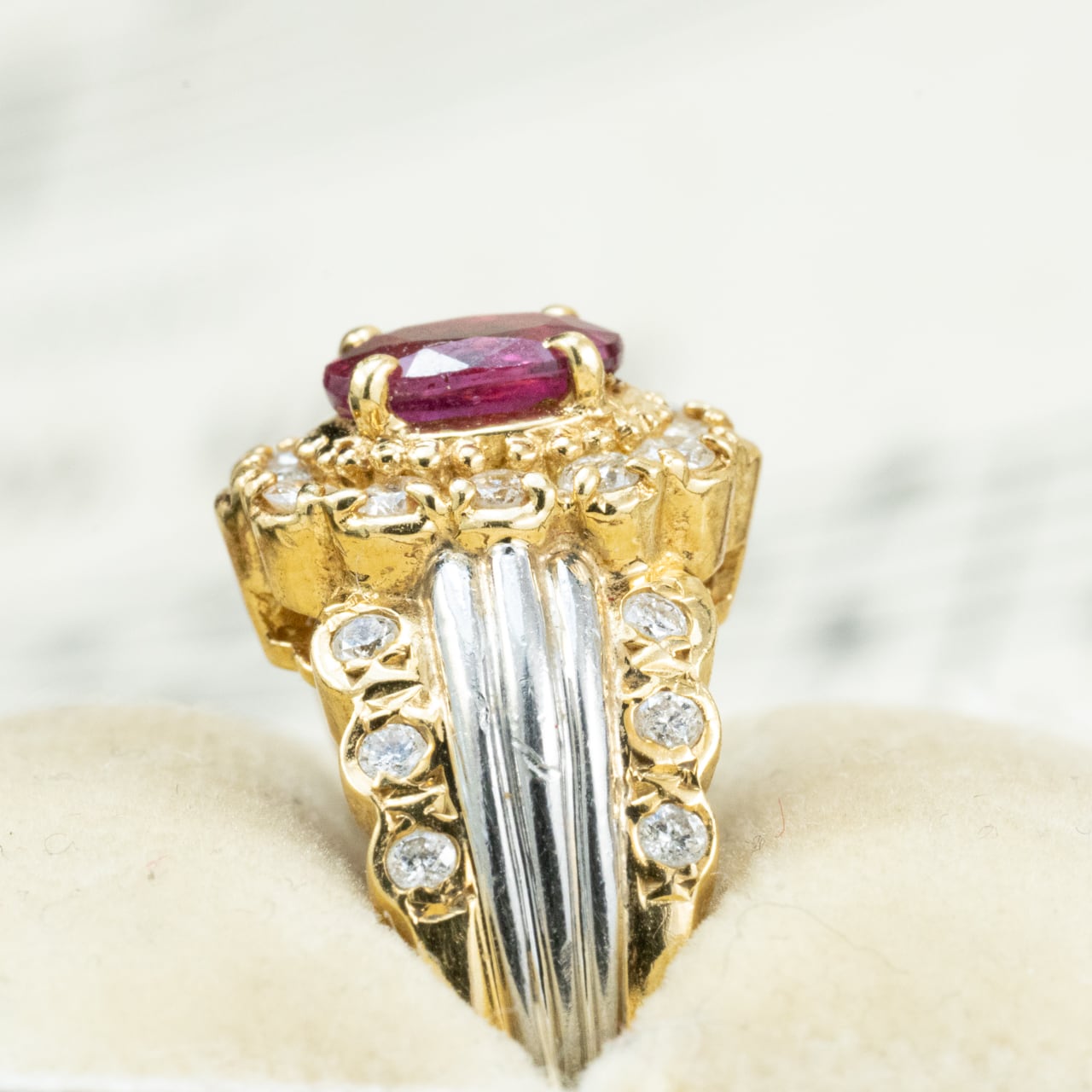 日本の作品】昭和レトロ お花 フラワー 取り巻き デザイン