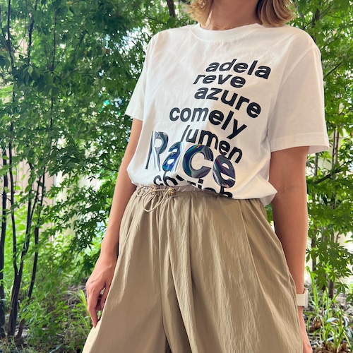 英字グラフィックTシャツ