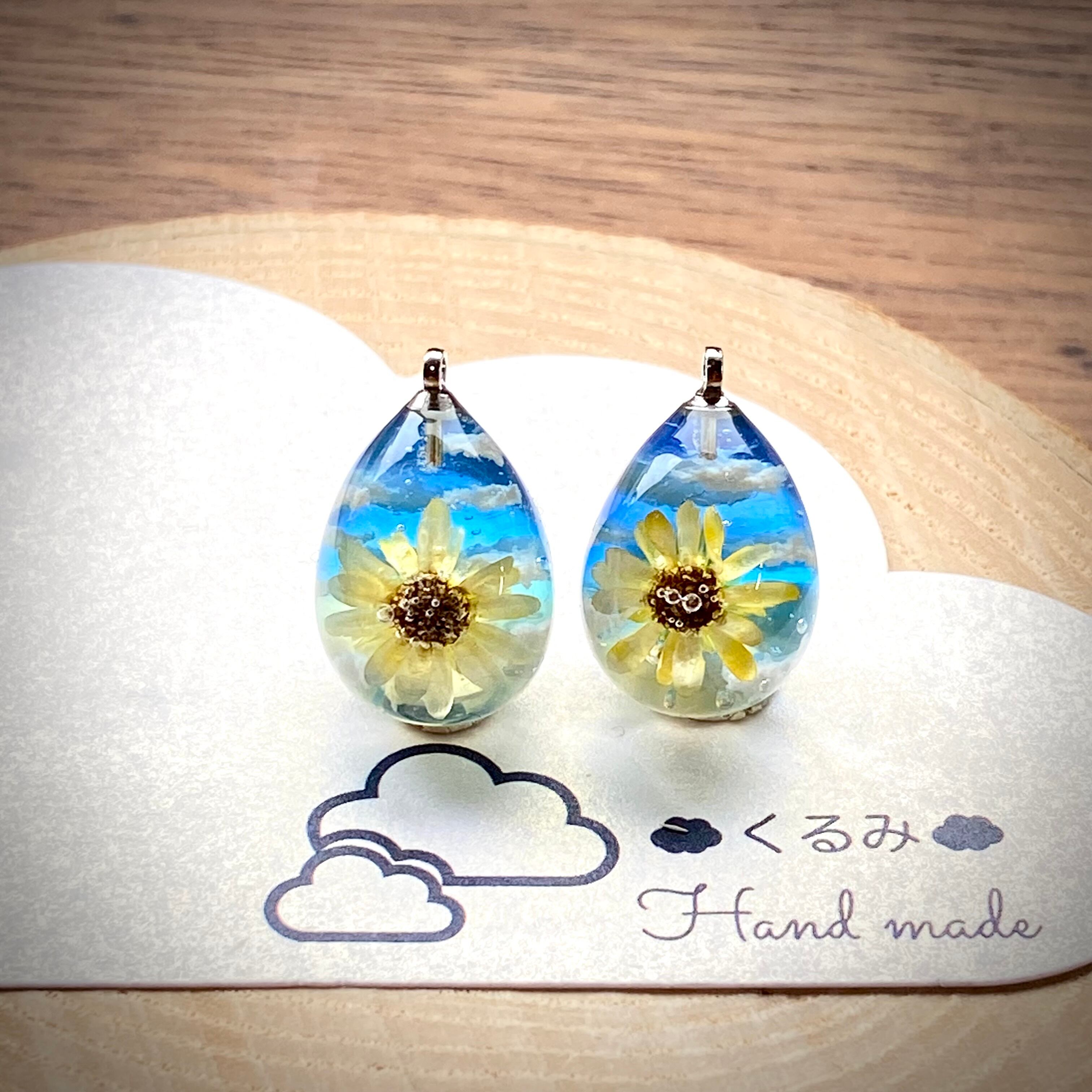 レジンピアス イヤリング ひまわりと青空 たまご型 15×12mm シルバー