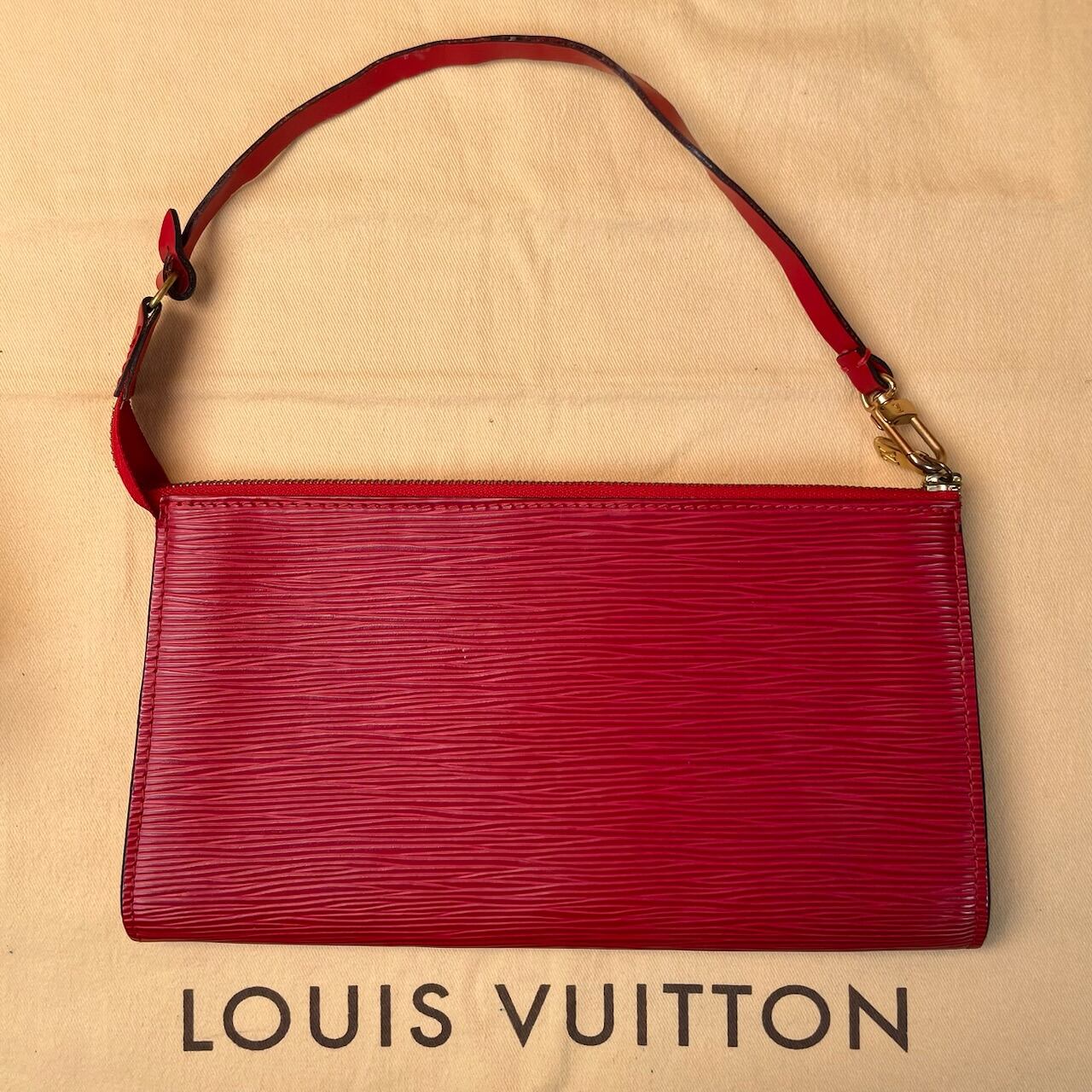 美品 LOUIS VUITTON ルイヴィトン ポシェット アクセソワール エピ