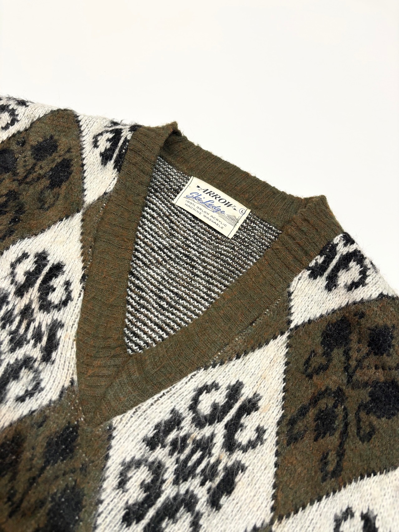60s ARROW "Ski Lodge" V-NECK SWEATER Size L