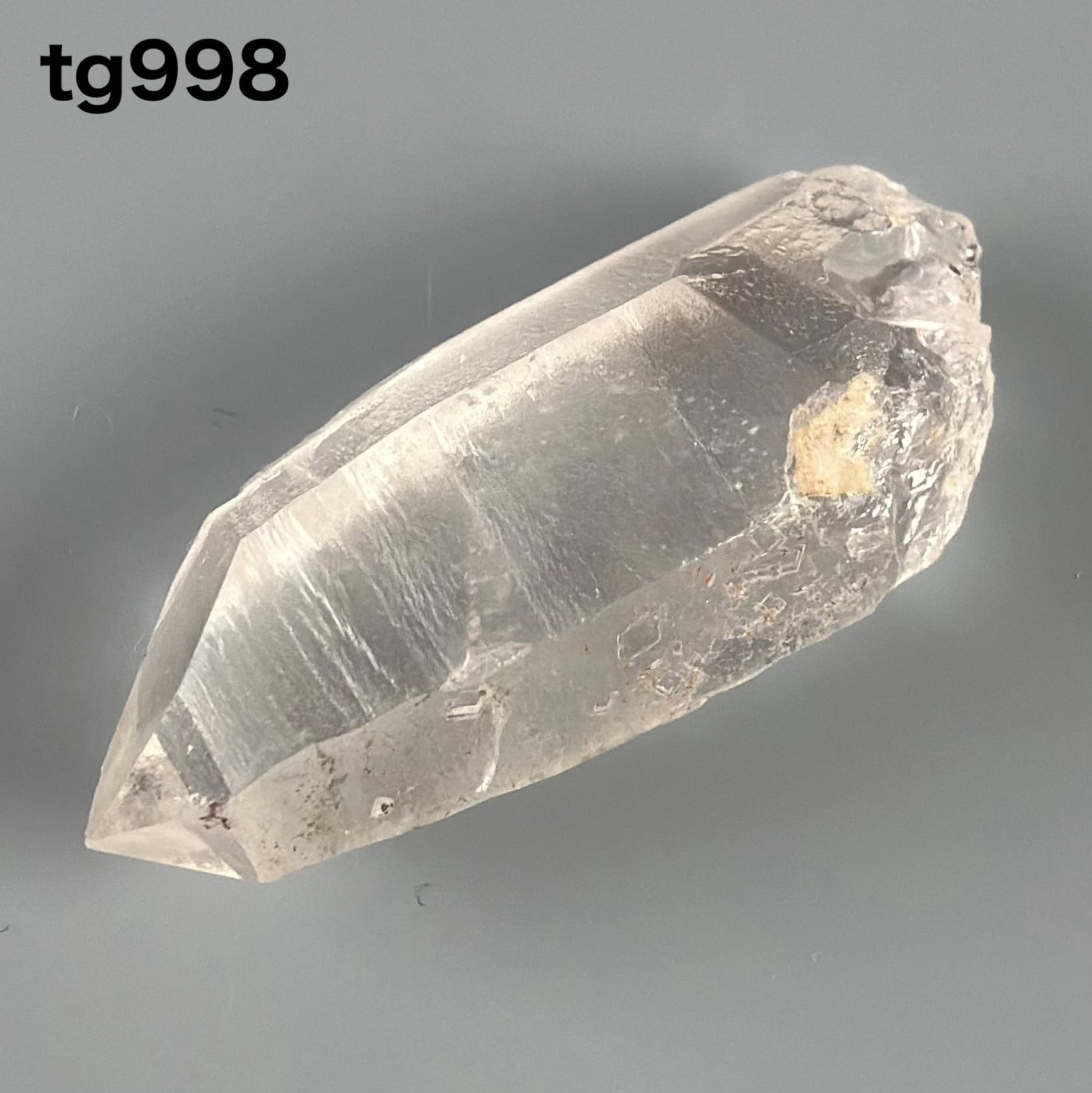 ガネーシュヒマール産 ヒマラヤ水晶 42ミリ 原石ポイント tg998