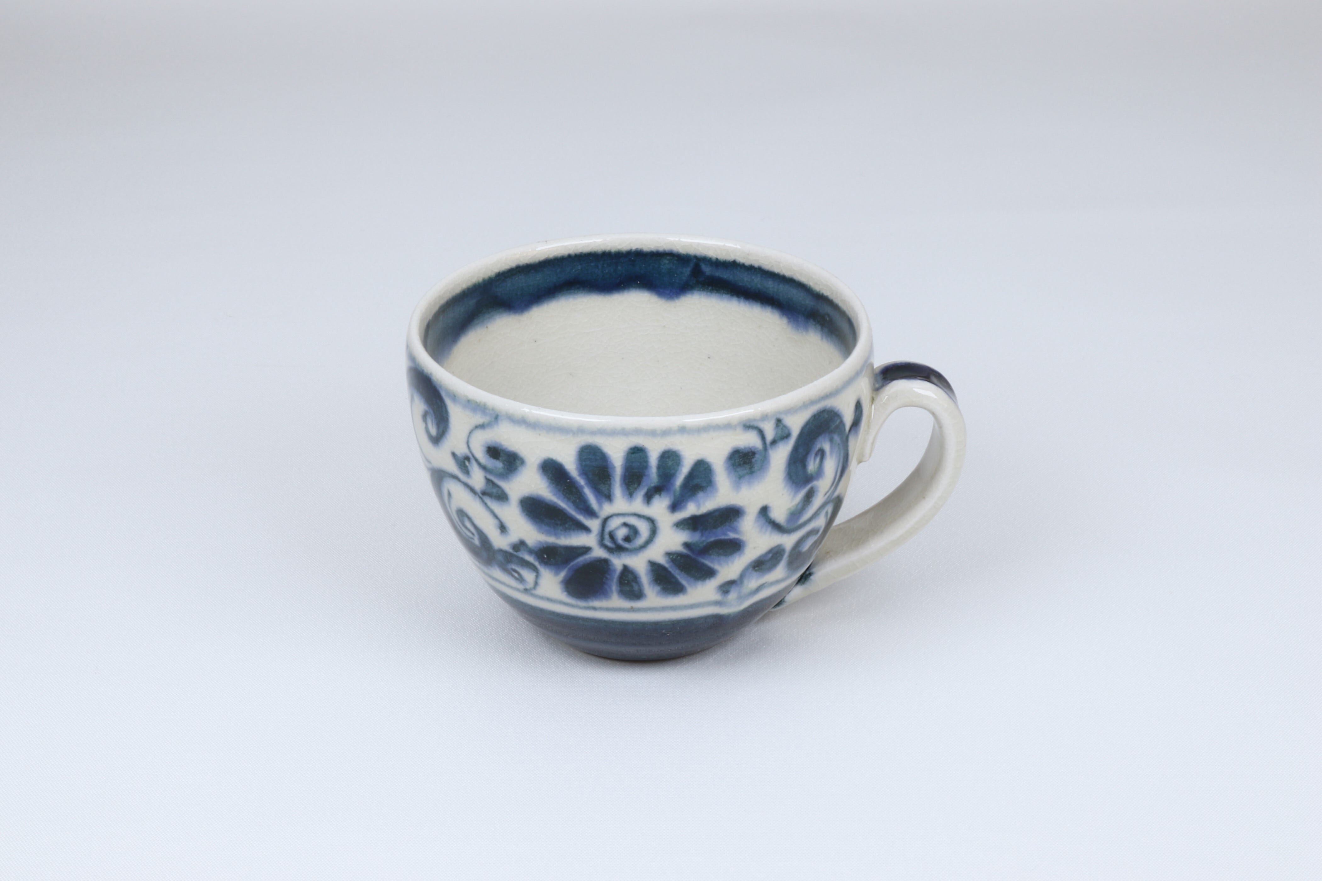 安南 丸コーヒーカップ 染唐草【B級品 特価】