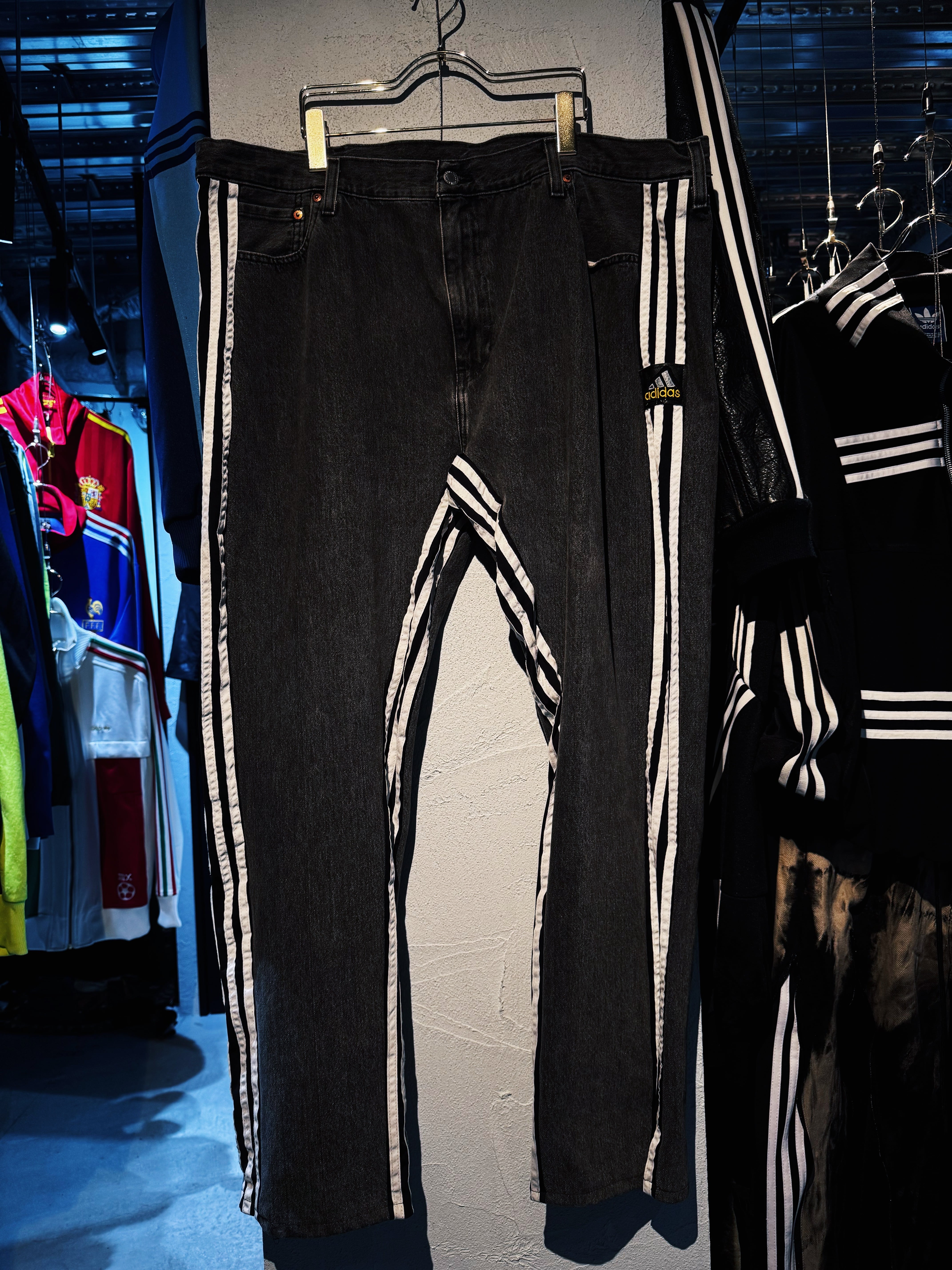 "Original Re:make"ADIDAS III stripes pattern design denim pants