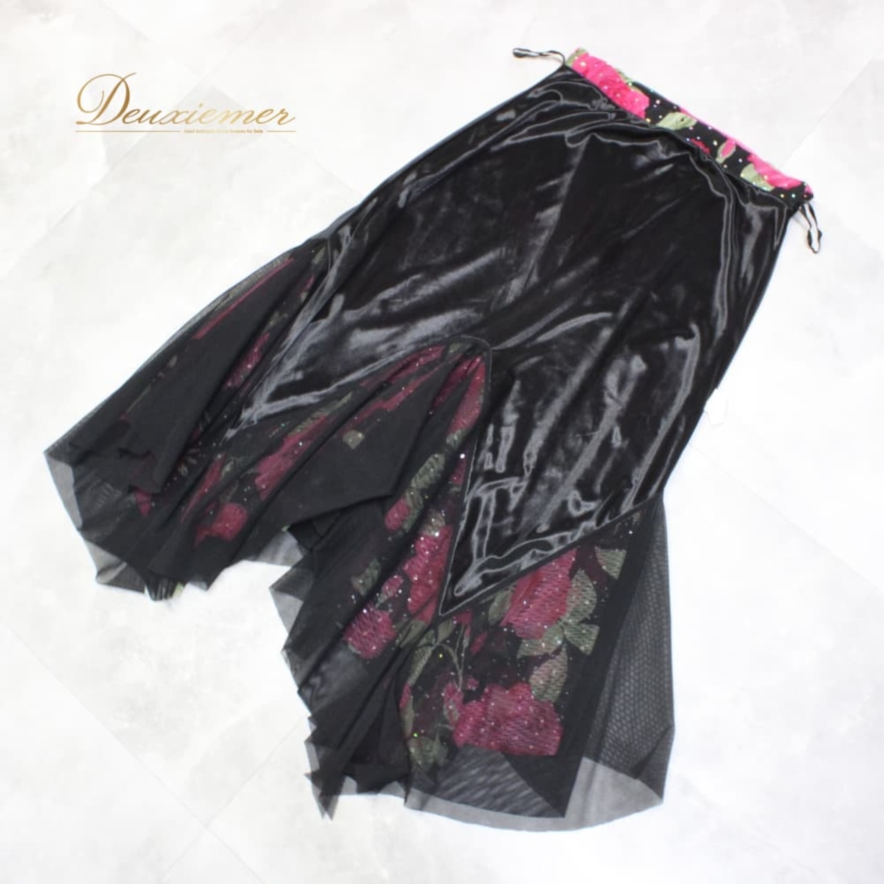 社交ダンス 衣装 un×Ⅱ ツーピース スタンダード ブラック系 ピンク系 グリーン系 黒 緑 セットアップ 上下セット 花柄 レース キラキラ レディース ワンピース風 ドレス ツーピーススカート ダンス衣装 舞台衣装 発表会 レッスン 練習 きれいめ 大人 上品 派手目 個性的 フリル袖 フレア袖 シースルー袖 透け感 チュール風 レイヤード ベルスリーブ ロングスカート 伸縮性 ポリウレタン ステージ 競技用 モダン スタンダードドレス 女性用 ガーデン柄 フラワー柄 光沢風 光る風 キラキラ感