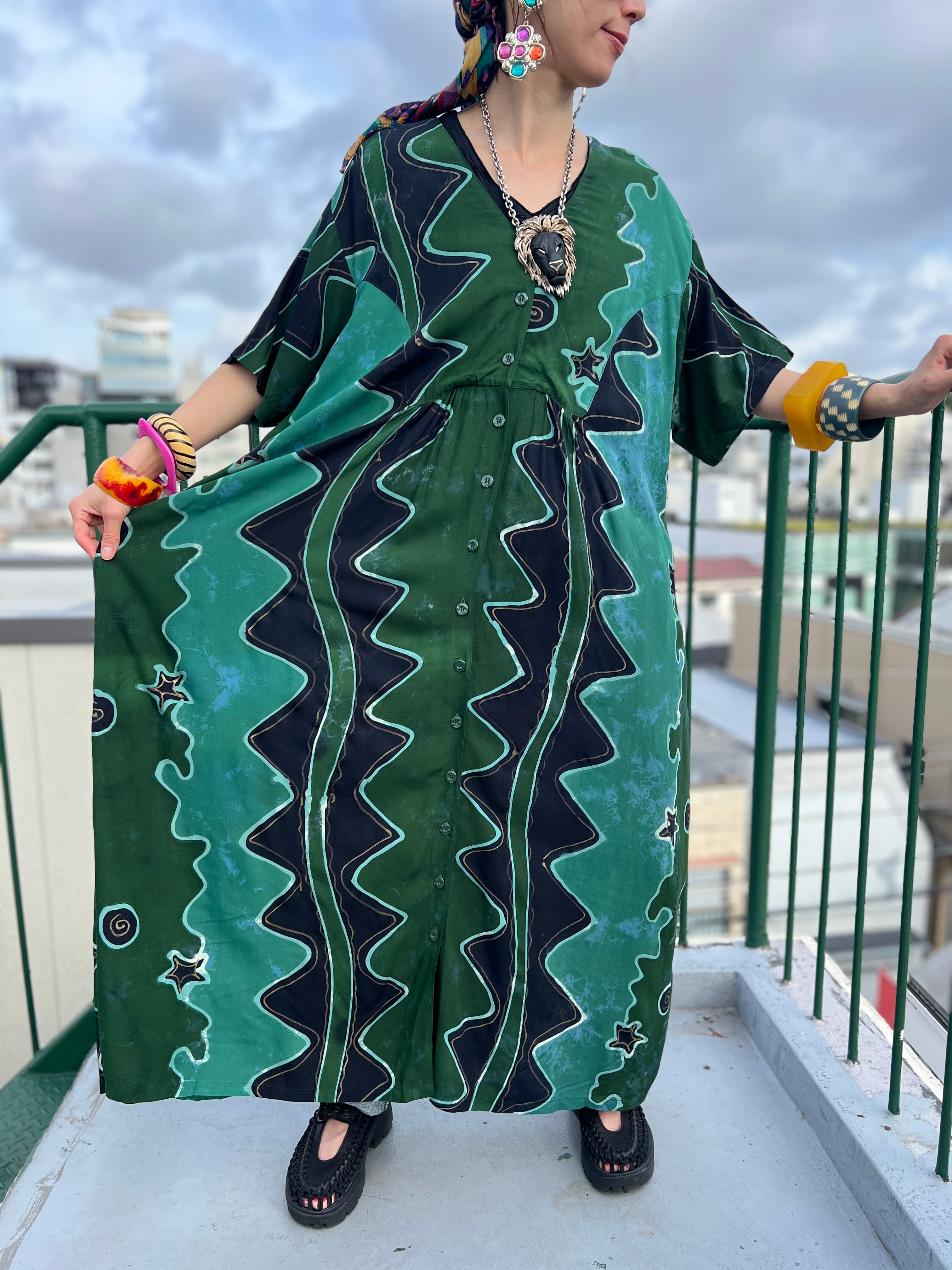 80s-90s Indonesia green zigzag × star rayon haori dress