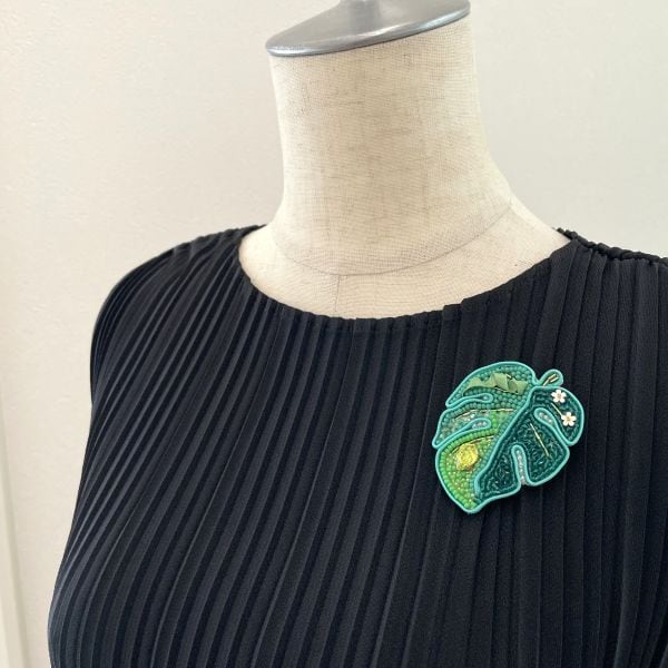 オートクチュールビーズ刺繍キット モンステラのブローチ | ｱﾄﾘｴ