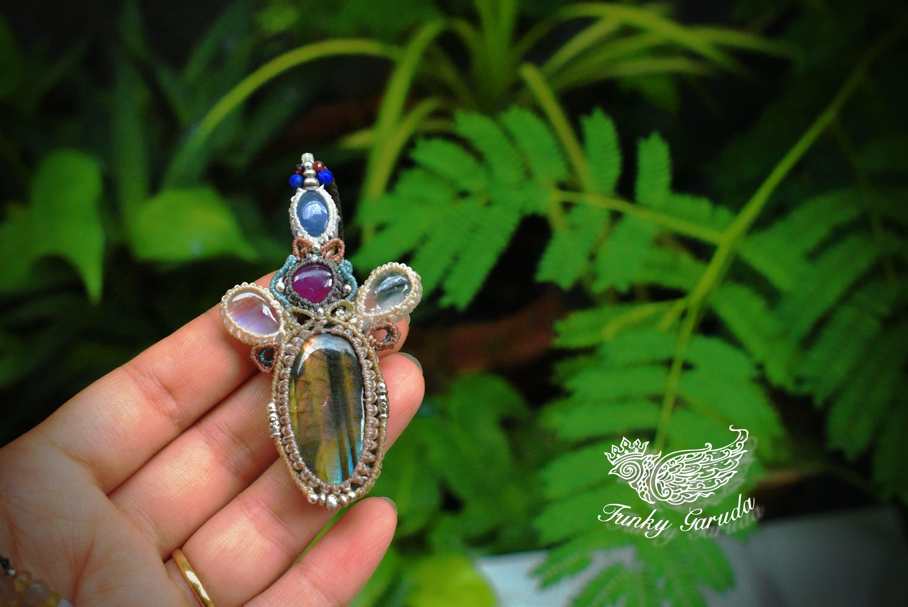 虹オレンジ森の小人★ マクラメペンダントlabb026