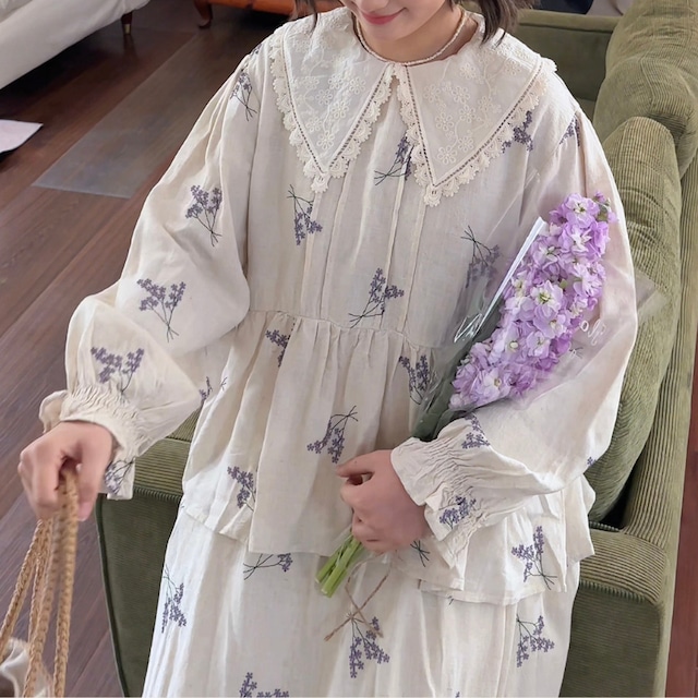 レース襟ラベンダー花柄シャツ W1691