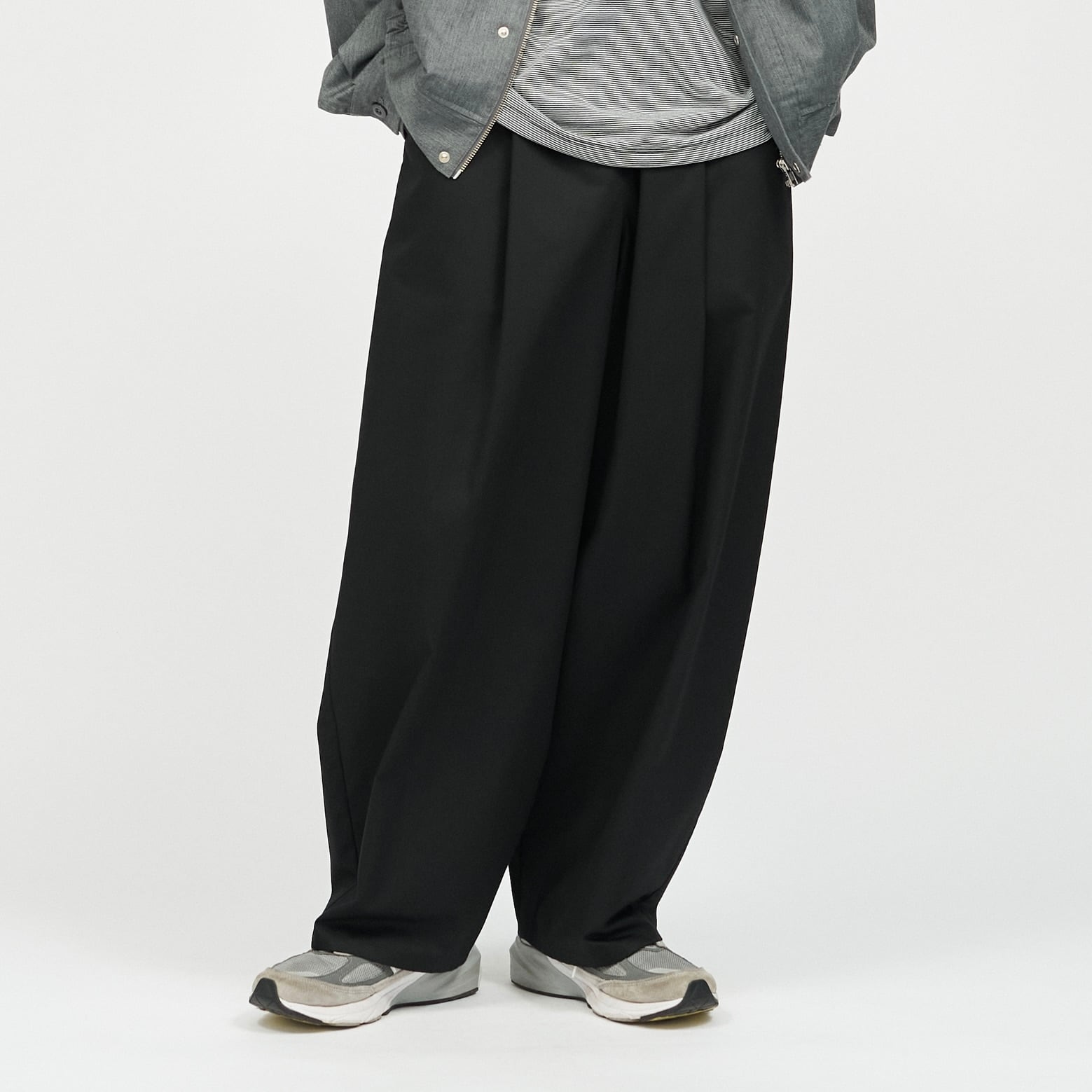 FreshService｜CORPORATE WIDE EASY PANTS | 眠家オンラインストア