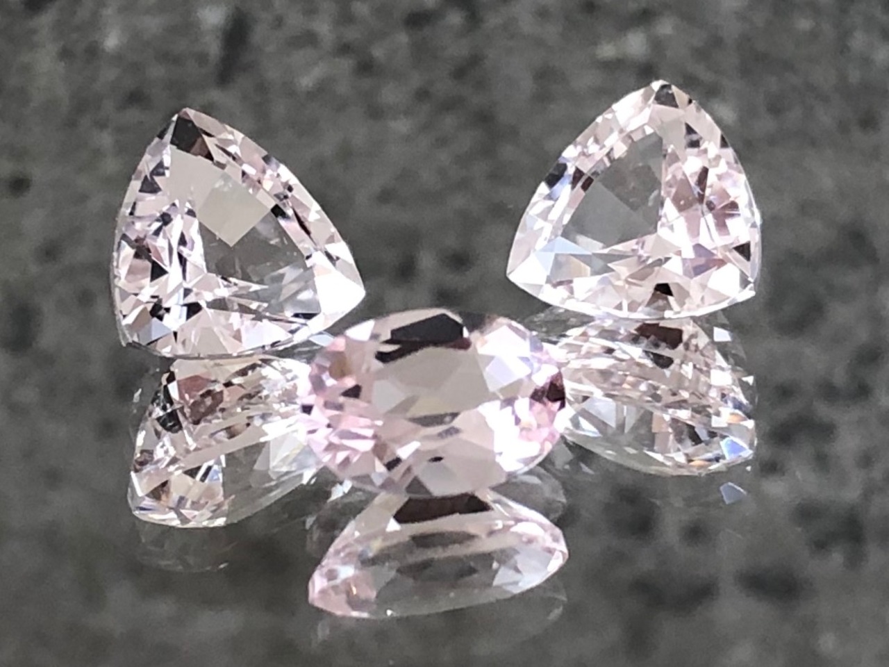 ピンクモルガナイト トリリアント