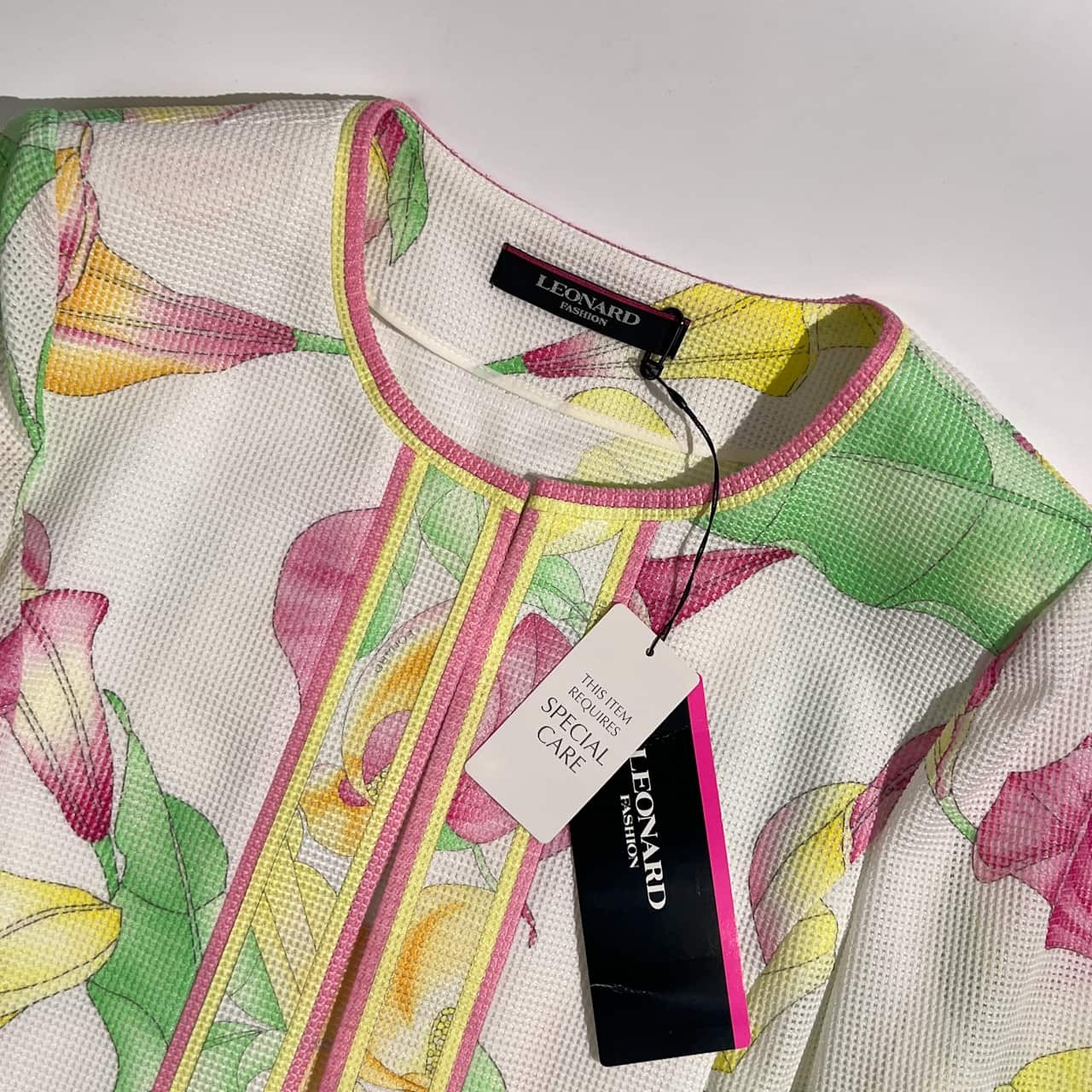 新品タグ付きLEONARD FASHION レオナール ファッション 花柄 ノーカラー ジャケット 羽織 38 /マルチカラー系 レディース