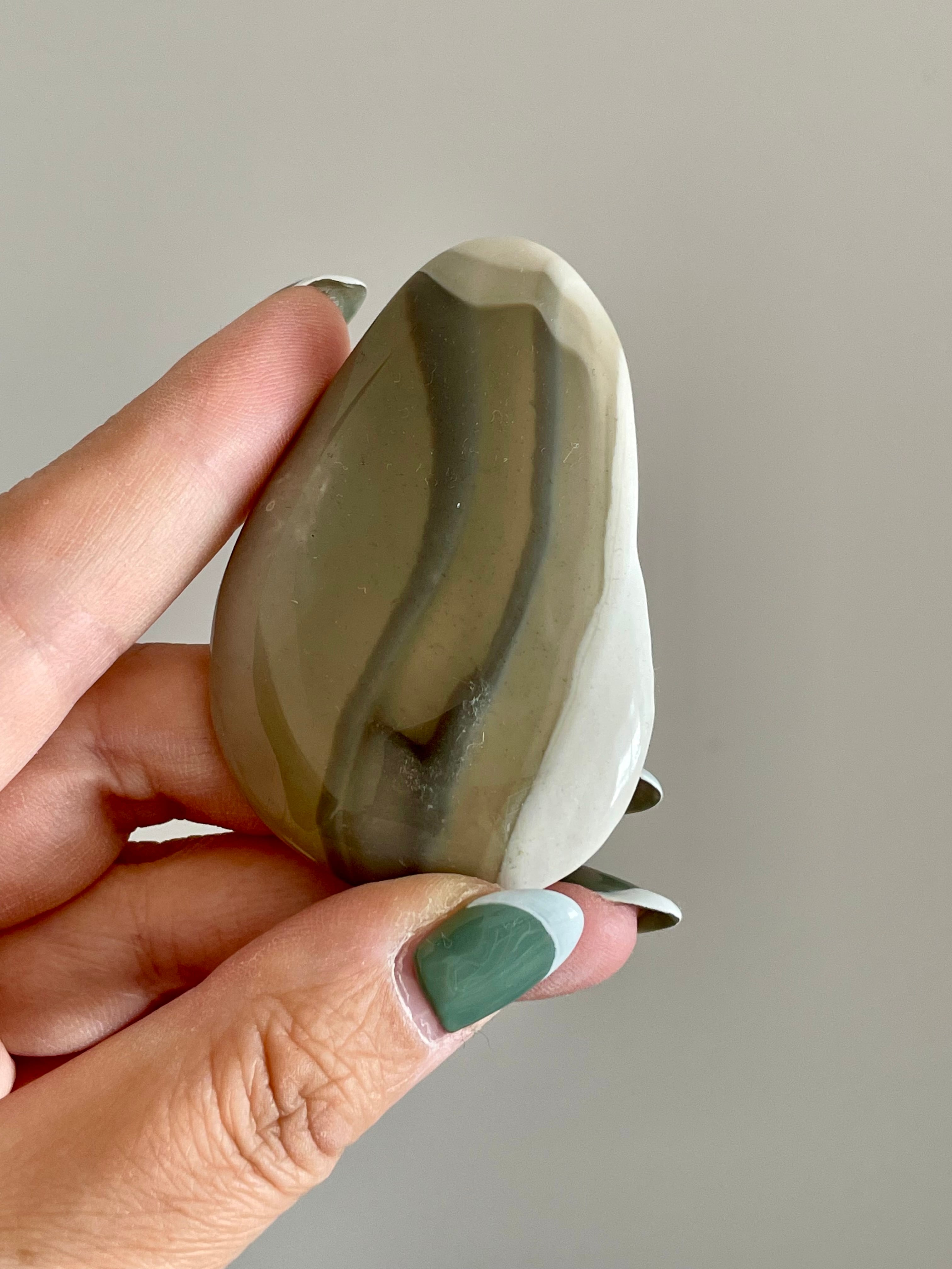 マダガスカル産 ブルーローズクオーツ スフィア | Pay ID