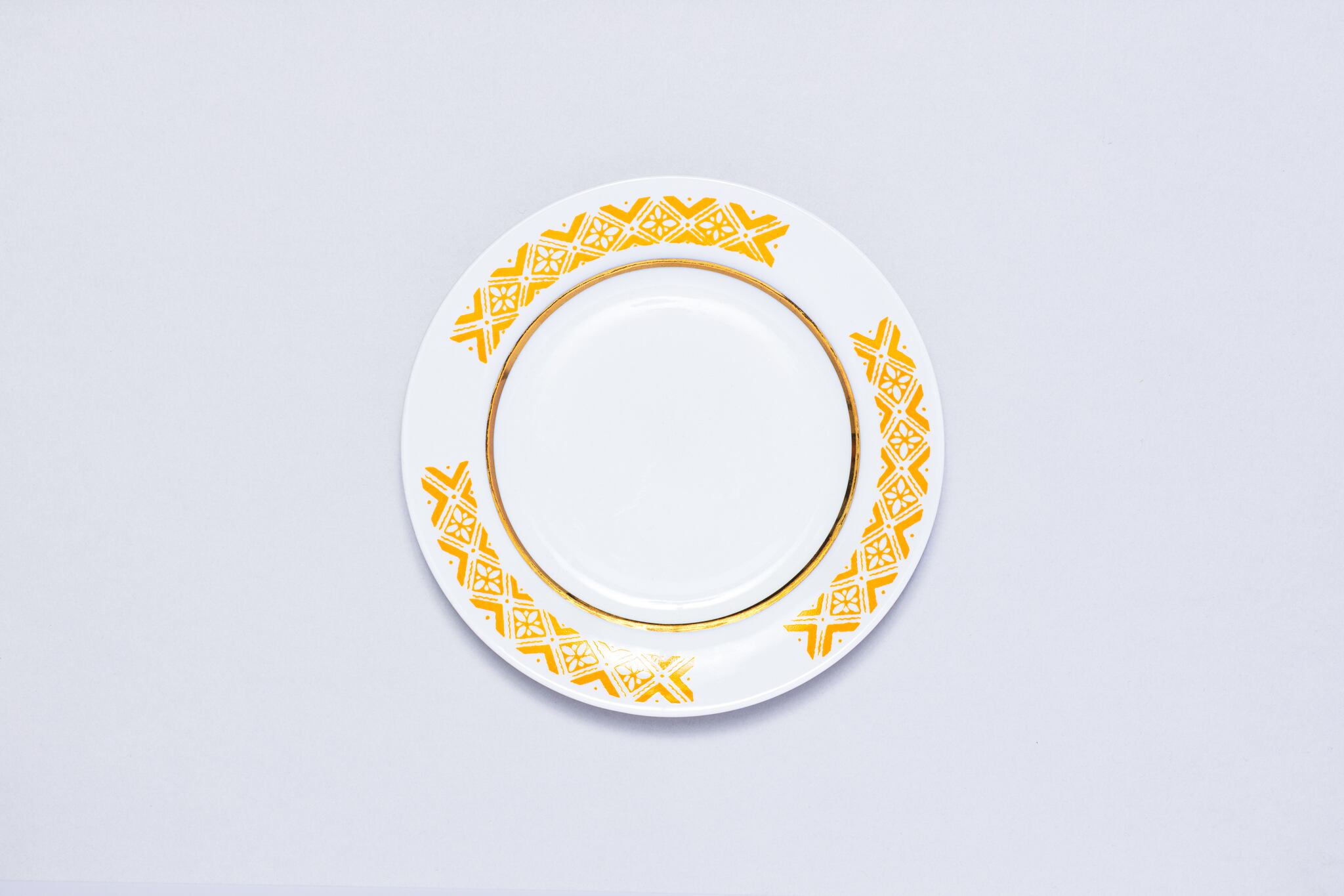 ヴィンテージ皿 ドゥリョーヴォ磁器工場 旧ソ連 0047