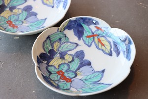 鍋島焼 色絵 野菜文 梅形 中皿 約五寸/Nabeshima ware medium size plate