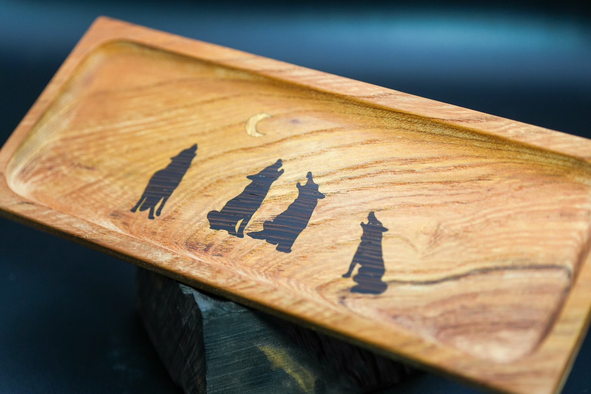 【日本を代表する巨木】欅 (ケヤキ) ペントレイ 象嵌 月に吠える