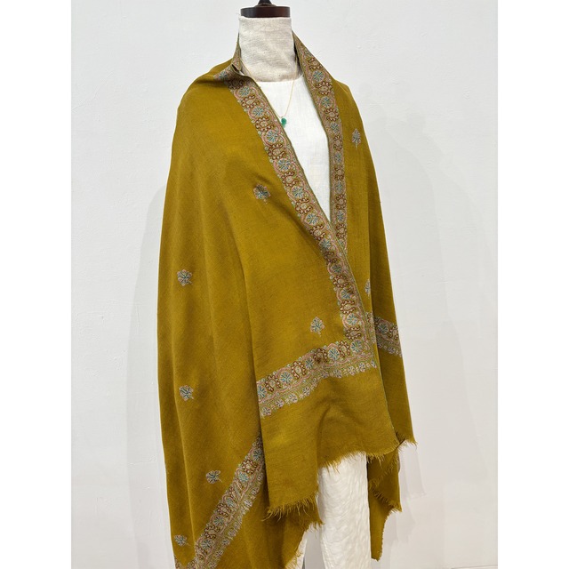 手刺繍のヴィンテージパシュミナショール　アーチと花束紋様