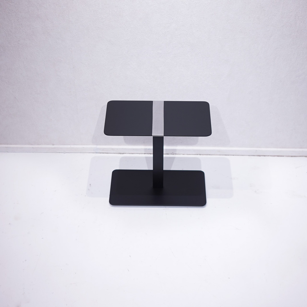 Viccarbe Serra Table / カッシーナ取扱 モダン デザイナーズ テーブル ヴィッカルベ セラ サイドテーブル 美品 Victor Carrasco（関連:Calligaris,Magis,arper）