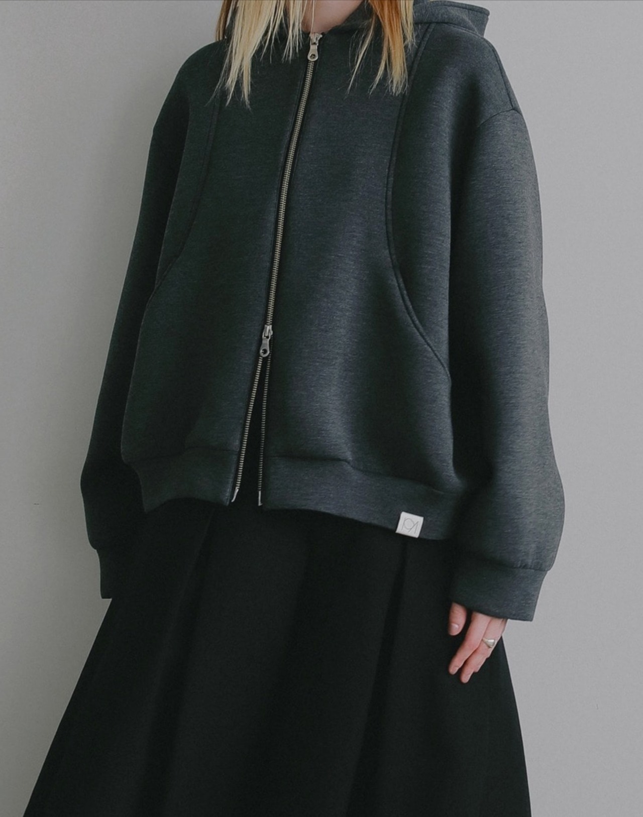 MANOF LOGO ROUND HOODIE 2色展開