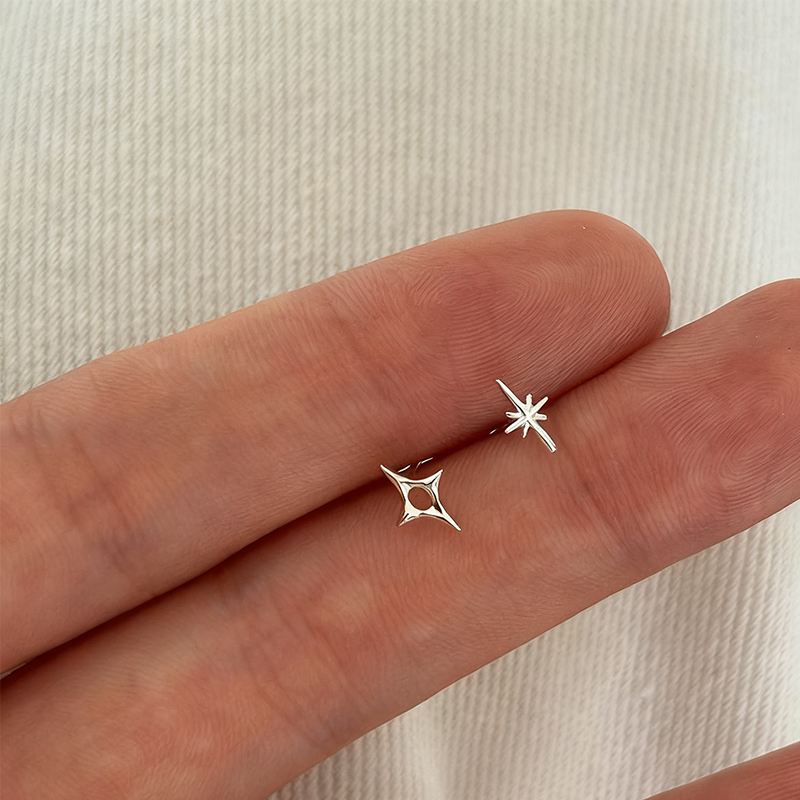 tomrシルバー四芒星ピアス
