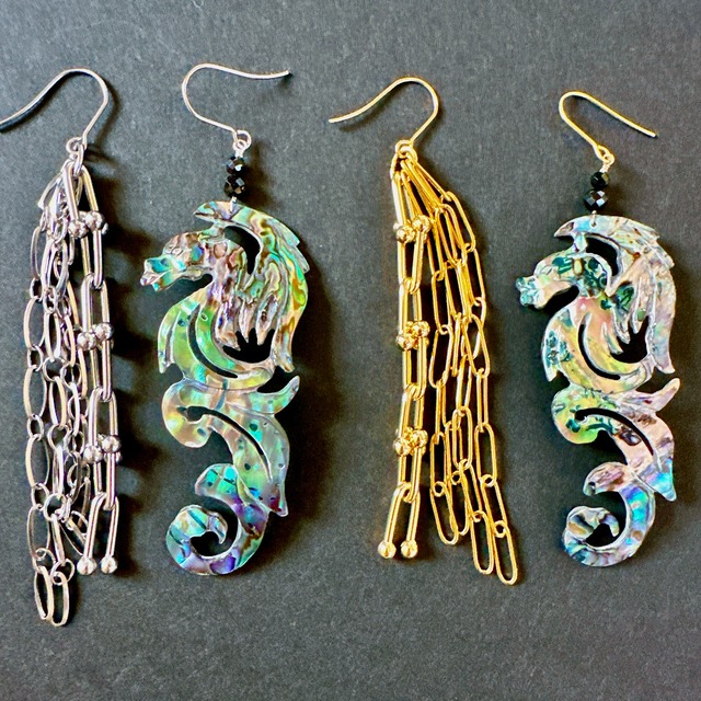 オリジナルドラゴン！アバロンシェル　カービングピアス・アシンメトリー