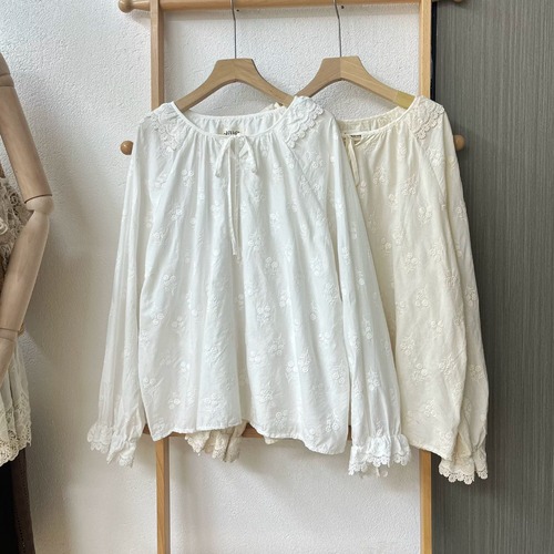 2色／細リボンネック刺繍ブラウス ・12685