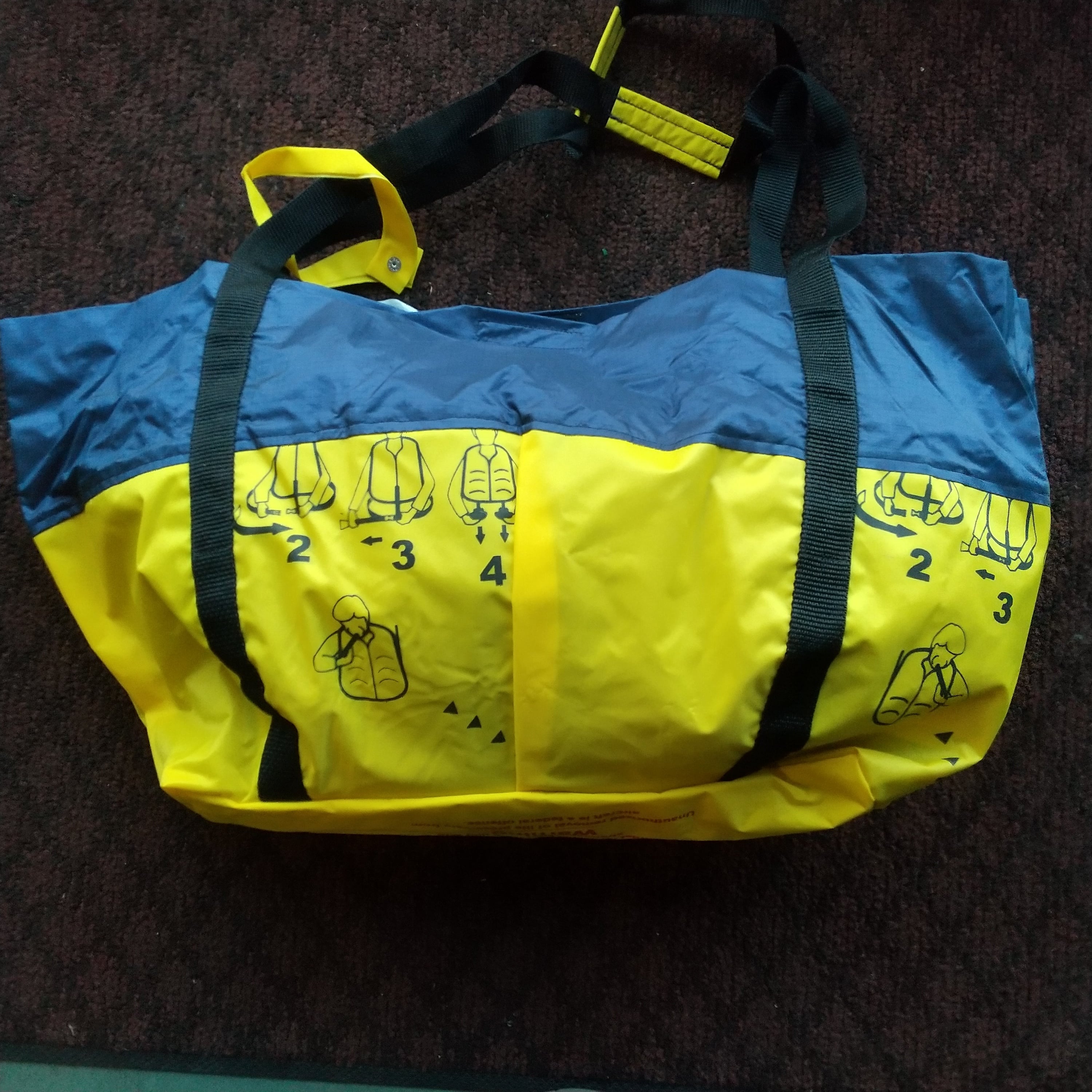 ドイツルフトハンザ航空 ナイロンバックとTシャツ セット @未使用タグ