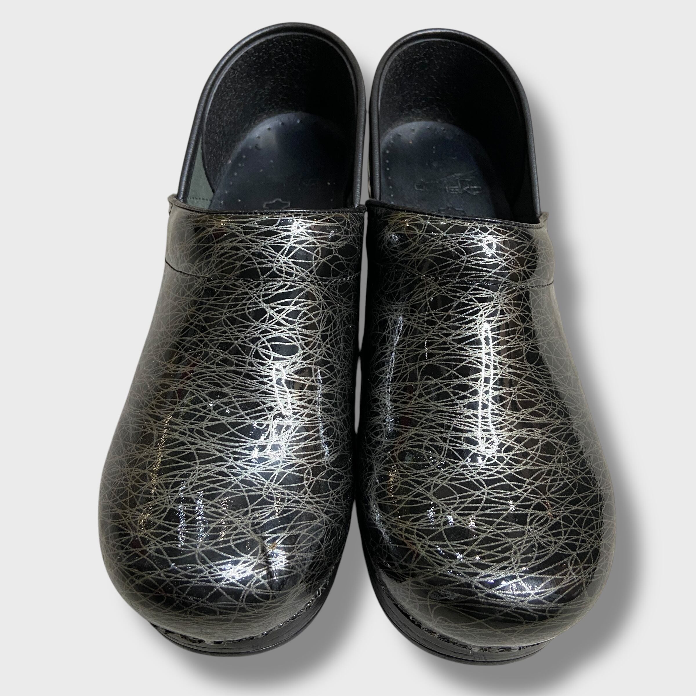 ダンスコ☆プロフェッショナル☆クロッグサンダル☆フローラル柄☆型押し☆26.5 dansko（ダンスコ） プロフェッショナル サンダル professional