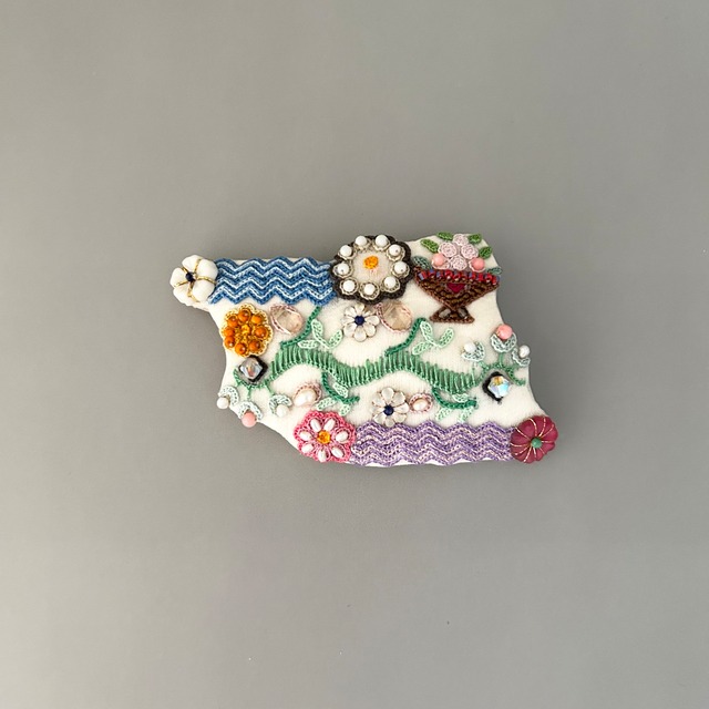 幾何学模様のイギリスガーデンブローチ