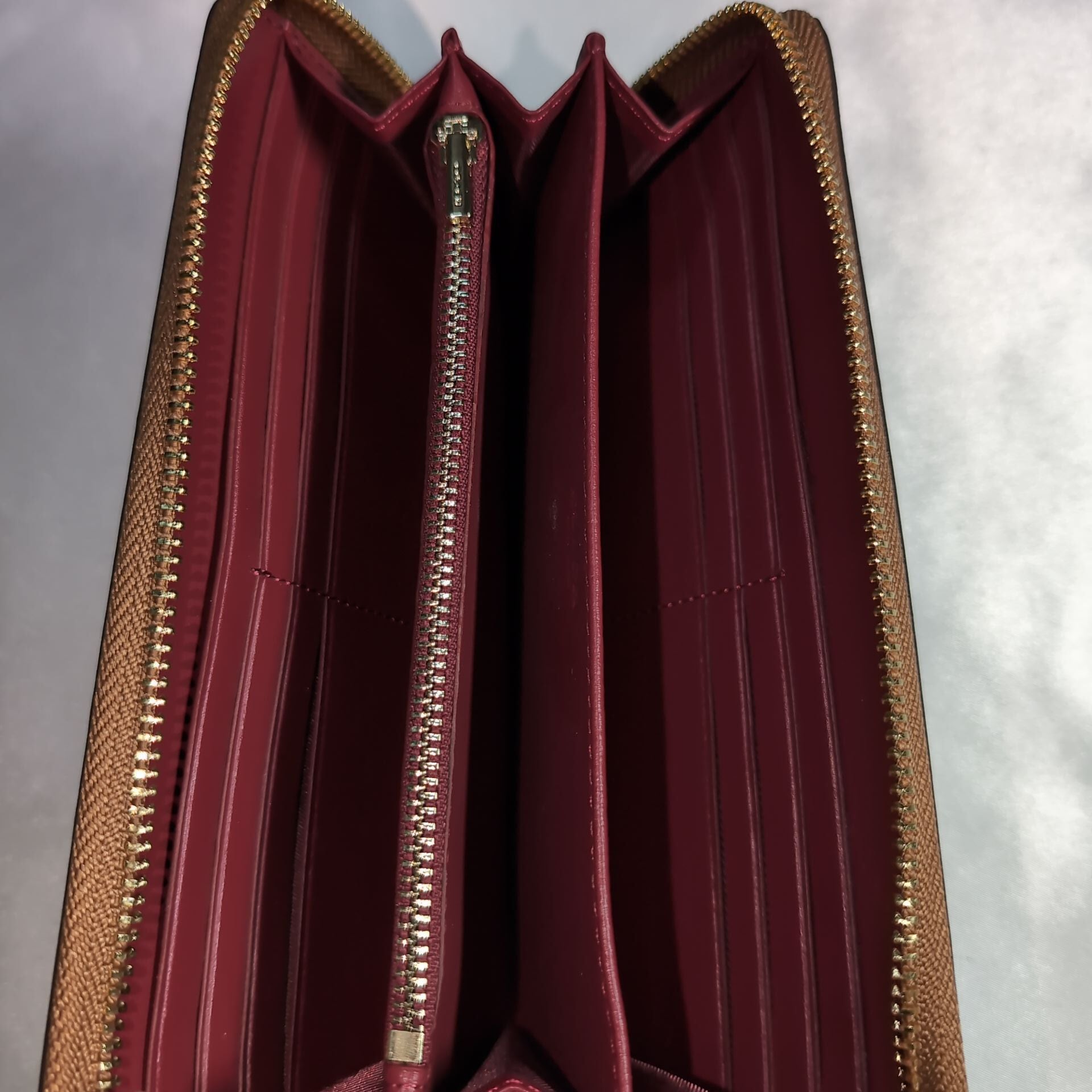 COACHコーチ ラウンドファスナー長財布 レインボーシグネチャー | francore