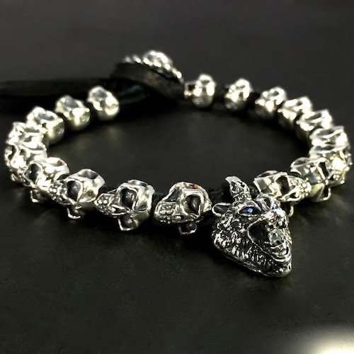 LEATHER BRACELET 18 SKULL BEADS [WOLF] with SAPPHIRE / 18スカルビーズレザーブレスレット・ウルフサファイアアイズ