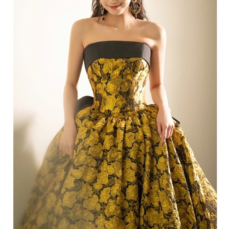 タグ付き未使用品 MARCHESA NOTTEチューブドレス 8 ゴールド XSサイズあり【Glossy/グロッシー】チョーカー風ベルト/ カット