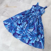 フラダンス 衣装 Plumeria ワンピース ドレス ブルー系 ハワイアンプリント モンステラ柄 植物柄 ハワイアンダンス ハワイアン アロハ フラ ダンス レッスン 練習 ノースリーブ フレアスカート パープル 華やか 鮮やか さわやか かわいい おしゃれ 上品 大人っぽい