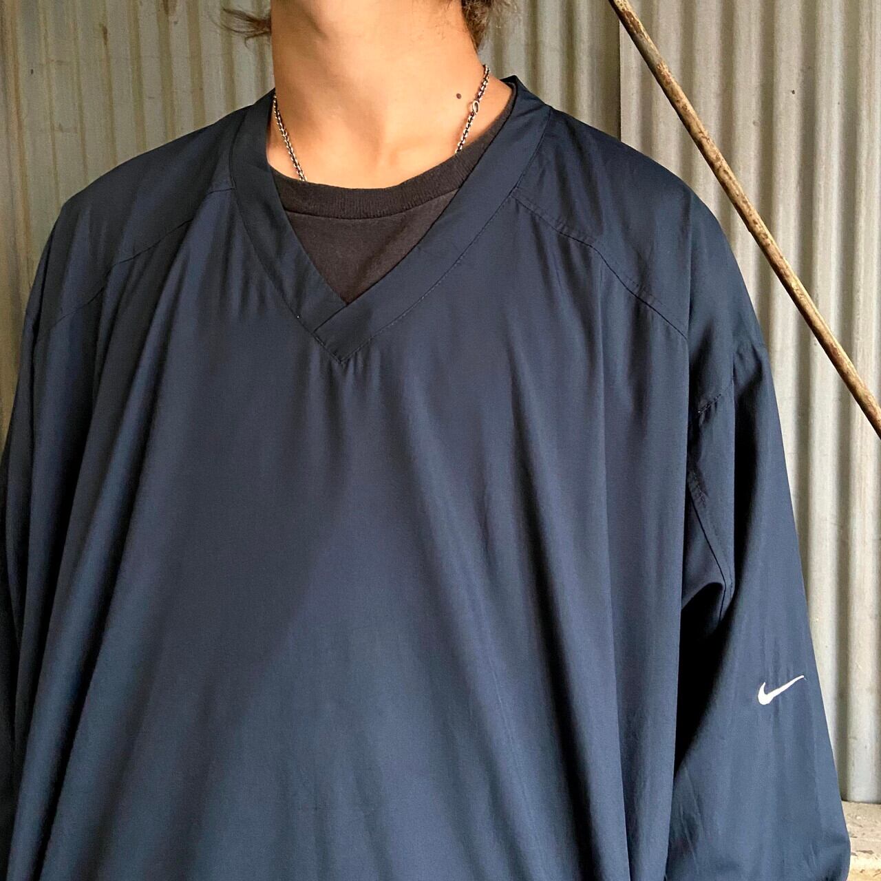 ビッグサイズ 00年代 NIKE GOLF ナイキ ゴルフ スモールスウォッシュ Vネック ウォームアッププルオーバー メンズ2XL 古着 00S  ビンテージ ヴィンテージ ワンポイントロゴ刺繍 ネイビー 紺色 【ナイロンジャケット】【CS2211-40】 | cave 古着屋【公式】古着通販サイト