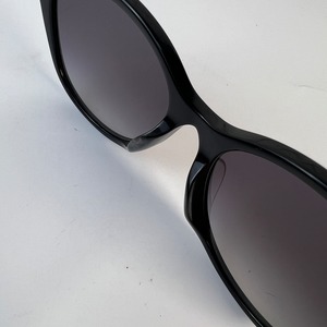 【最終処分SALE】BURBERRYバーバリーノバチェックケース付き  サングラス ブラック A-8250