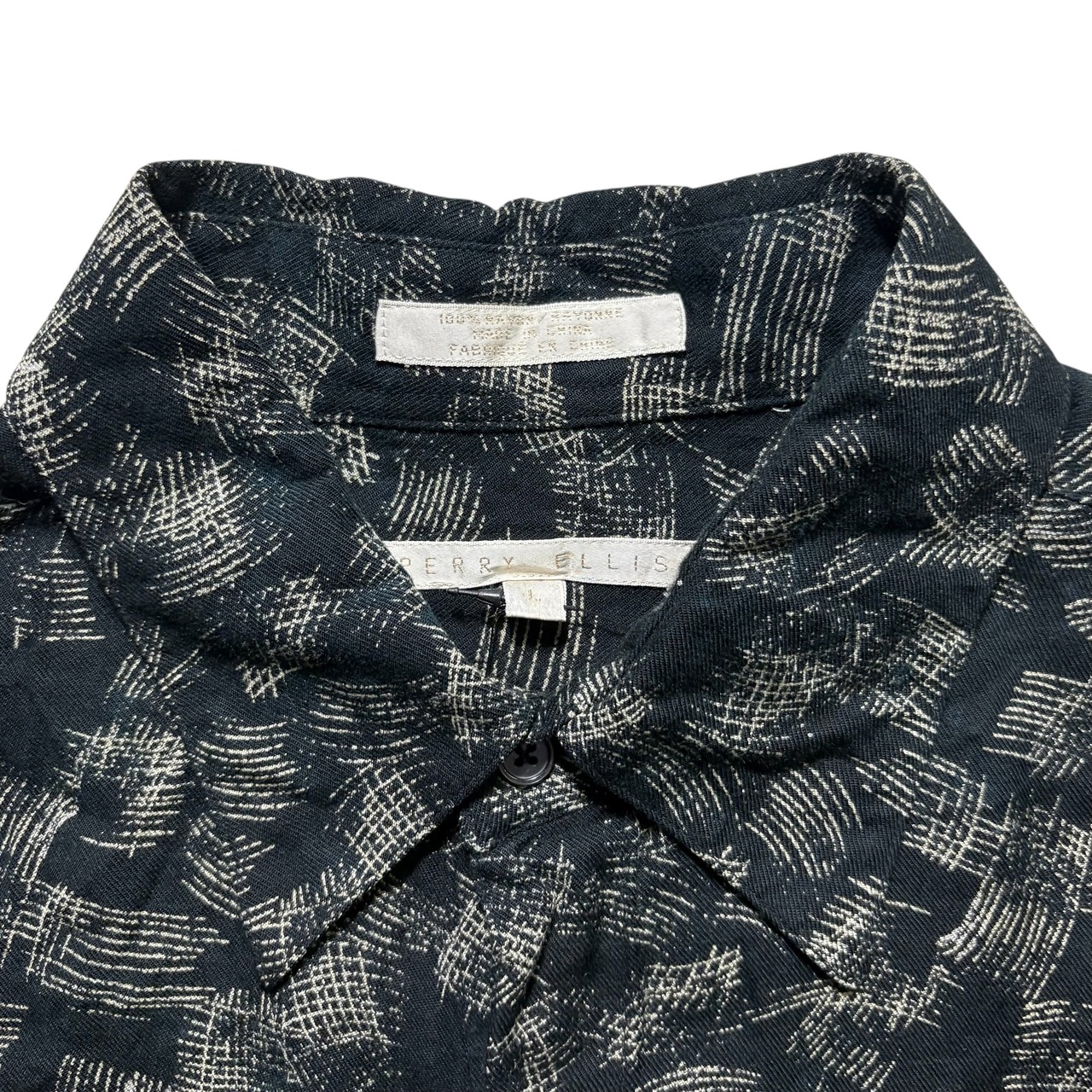 vintage 1990’s PERRY ELLIS rayon shirt