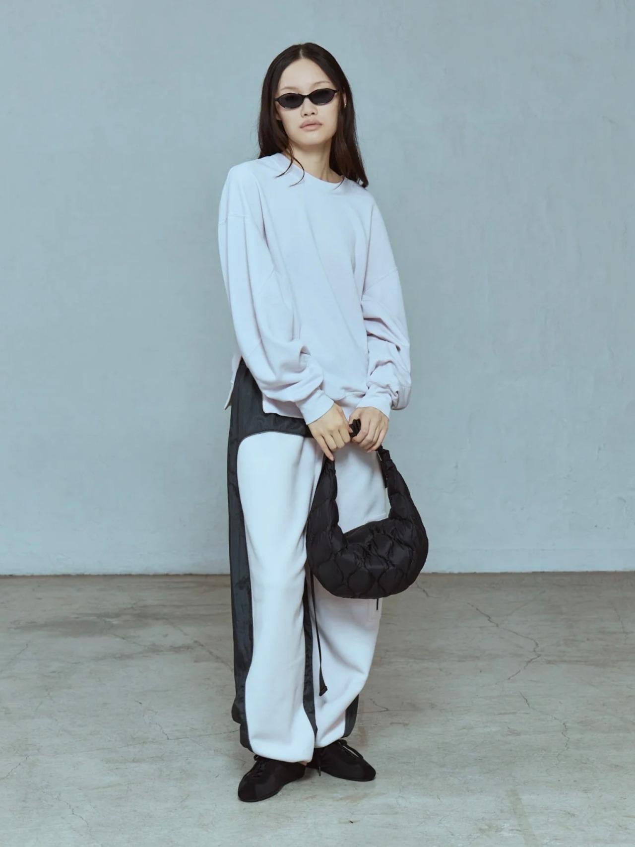 【26AW | WOMEN】THINGS THAT MATTER シングスザットマター / コート / TAION QUILTED CONVERTIBLE MOON BAG　0586TM0628P - 4