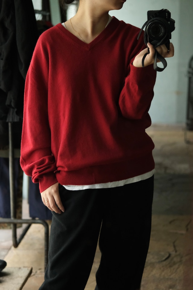 Utah/"Jos. A. Bank" v-neck cashmere sweater/red